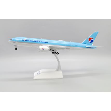 B777F KOREAN AIR CARGO REG: HL8251 WITH STAND -JC WINGS SA2004 1/200 - PRE ORDER