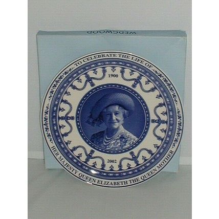 WEDGWOOD, COMMEMORATIVE PLATE. HER MAJESTY THE QUEEN MOTHER 1900-2002, Rare