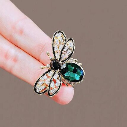 Vintage Look Little Bee Brooches For Women Clothing Coat Jewelry
