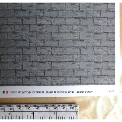 Dalles de pavage (vieillies) en papier – calibre O échelle 1:48 – feuille A4