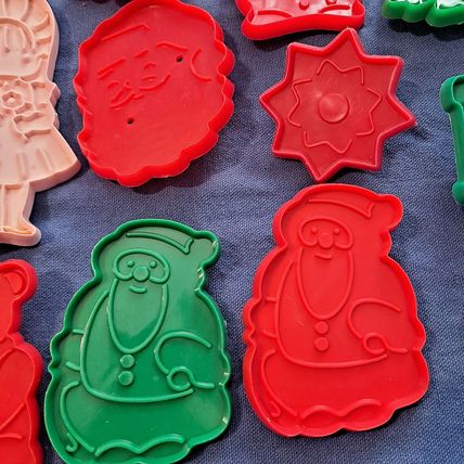 Vintage LOT 17 COOKIE CUTTERS Plastic Halloween Christmas Thanksgiving Train