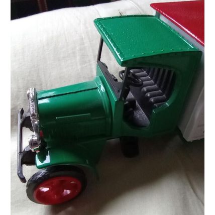 1925 Kenworth Truck Coin Bank with Key, Die Cast Metal, Comes in Orignal Box