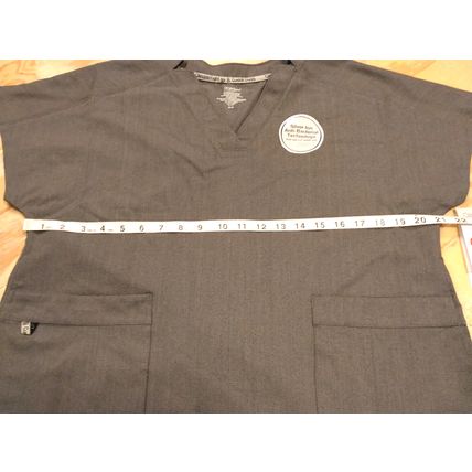 Climate Right by CuddlDuds 6 Pocket Scrub Top Ladies V Neck Grey Med Nursing NWT