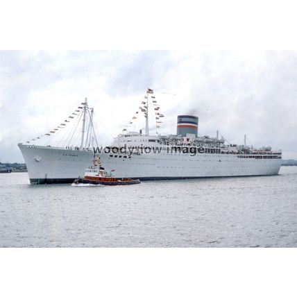 SQ0965 - Safmarine Liner - S A Oranje , built 1948 ex Pretoria Castle -photo 6x4