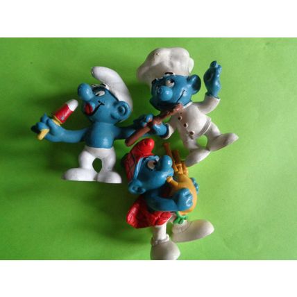 Job lot of 10 smurfs roman guard scottish bagpipe chef tennis lion tamer set4