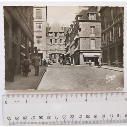 old postcard Saint Malo, La Place du Pilori
