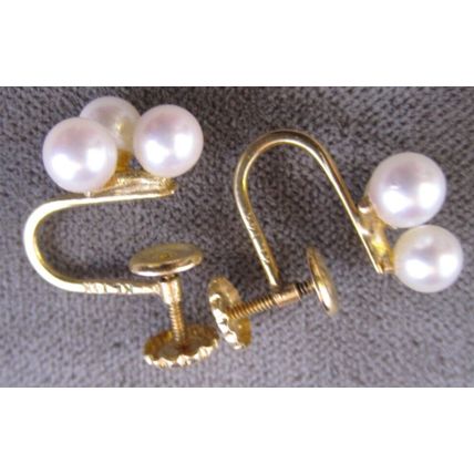 Vintage 14k Yellow gold Natural Cluster pearl screw back earrings Marked KL