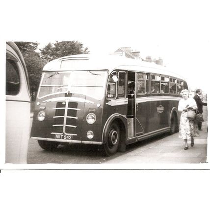 Black & White Photograph of Maidstone & District Motor Services Ltd. - NKT 942