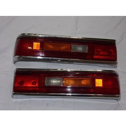 1980 80 1981 81 Subaru 2D HT GL Tail Lights OEM Pair Two Door Hardtop 220-20235