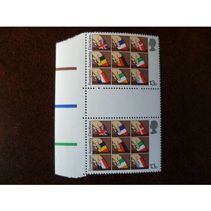 1979 GB First Direct Elections 13p gutter pair unused mint stamps SG1086