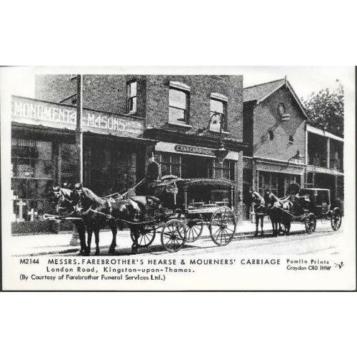 London - Kingston upon Thames - Farebrothers Hearse - Pamlin repro postcard 70s