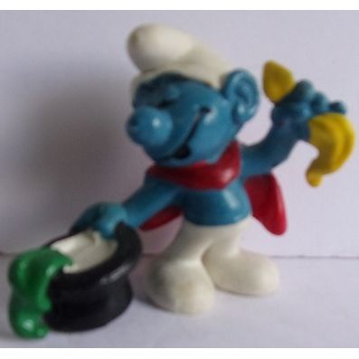 SMURF ' MAGICIAN ' PVC figure (1979)