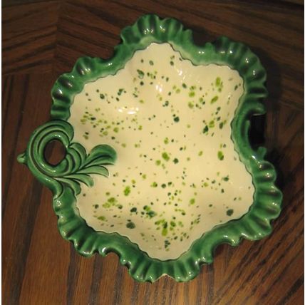 2 REALLY PRETTY SCALLOPED GREEN & WHITE SPECKLED CERAMIC CANDY HANDMADE DISHES