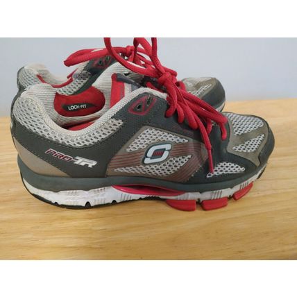 Sketchers resistance Casual Walking Trainers Shoe Size 4