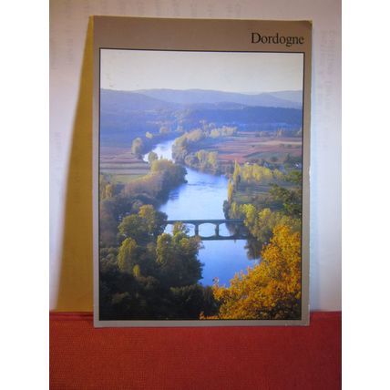 LA VALLEE DE LA DORDOGNE, FRANCE used vintage postcard dated 1992 =