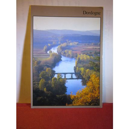 LA VALLEE DE LA DORDOGNE, FRANCE used vintage postcard dated 1992 #