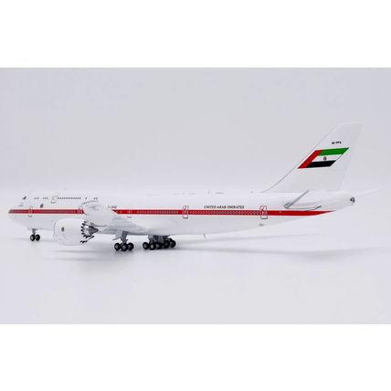 B747-8 ABU DHABI AMIRI FLIGHT REG: A6-PFA WITH ANTENNA - JC WINGS LH4354 1/400