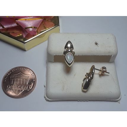 6X4mm Natural Pear Cut Opal & Diam 10Kt Yellow Gold Polished Bezel Earrings16409