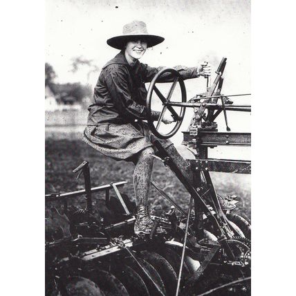 American Lady Farmer New York in WW1 Working Spinning Wheel Postcard