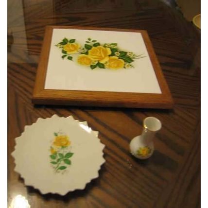 YELLOW ROSES ON WHITE LARGE HOT PLATE TRIVET, SMALL DECORATOR PLATE, SMALL VASE