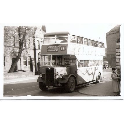 Black & White Photograph of Yorkshire Traction Co. Ltd. - HE 9889