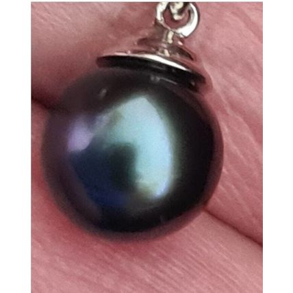 Vintage 1980-s Black Pearl Silver Pendant on 18 inch Chain - Beautiful!