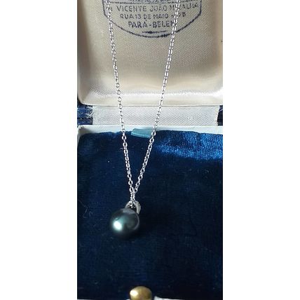 Vintage 1980-s Black Pearl Silver Pendant on 18 inch Chain - Beautiful!