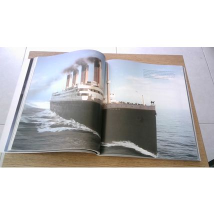 James Cameron's TITANIC (Paperback) 1997 (Film Tie-in Book)