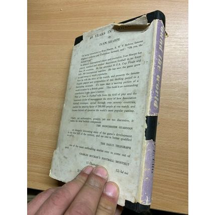 1954 1ST EDITION "REFEREEING AROUND THE WORLD" ARTHUR E ELLIS HARDBACK BOOK (P4)