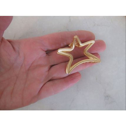 Medium/small gold metal star flower or triangle hair claw clip