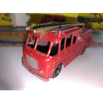 Matchbox - No9 Fire Truck - new copy box