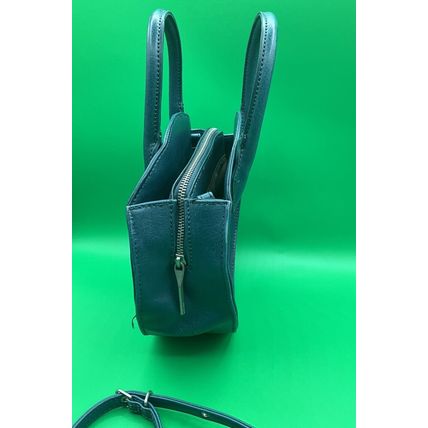 A Very Rare Beautiful Teal Faux Leather Matt & Nat Crossbody Handbag