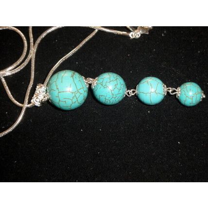 Exquisite turquoise howlite graded statement pendant & snake chain necklace