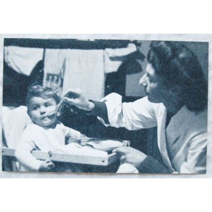 c.1980s PC Mrs Peggy Levin & daughter Gillian Tessa, 1945
