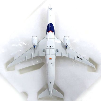 A350-941 MALAYSIA AIRLINES REG: 9M-MAD W/STAND - INFLIGHT 200 IF350MH004 1/200