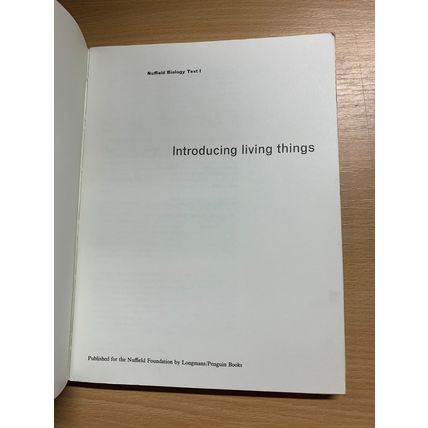 1969 "BIOLOGY - INTRODUCING LIVING THINGS" VINTAGE PAPERBACK BOOK (P4)