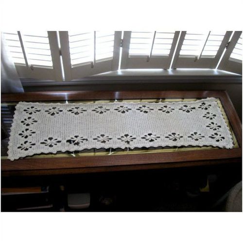Vintage Retangle Natural Cotton Thread Crochet Doily -Dresser Scarf 35"x 10 1/2"