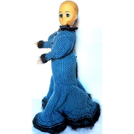 1991 VINTAGE DOLL - JOINTED - BLUE MOVING EYES - KNITTED DRESS - 29 cm NO HAIR