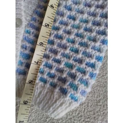 Brand NEW Hand Knitted 18 in 46 cm Chest Varied Blue and White slip stitch cardi