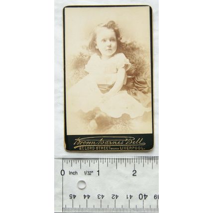 Carte-de-visite Brown Barnes & Bell, Liverpool - little girl