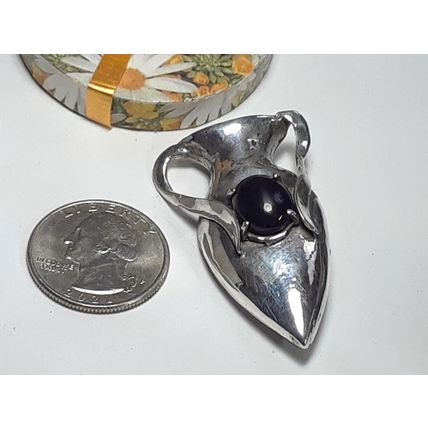 Vintage handmade Natural Oval Onyx cab urn Sterling Silver 18 gram Brooch #18836