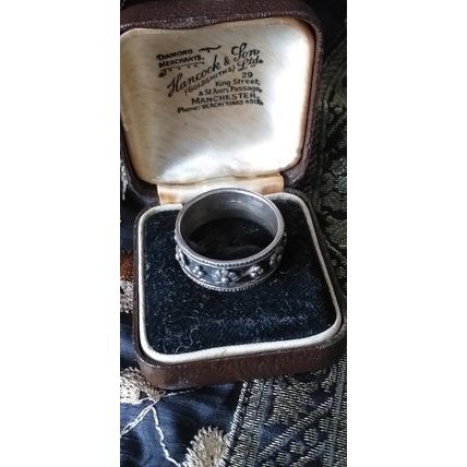 Vintage 1960-s Sterling Silver 925 Beautiful Band Ring UK Q, US 8 - Nice Design.