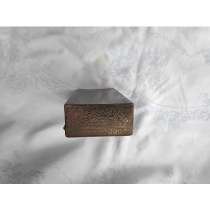 ANTIQUE HEAVY BRASS FINE QUALITY ENGRAVED INDIAN MUGLAI CIGARETTE TRINKET BOX