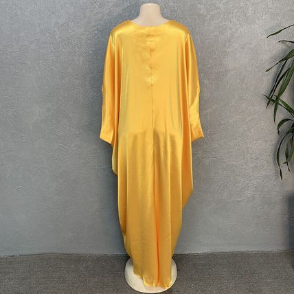 Plus Size Smooth and loose V-neck, comfortable and fashionable long dress dress