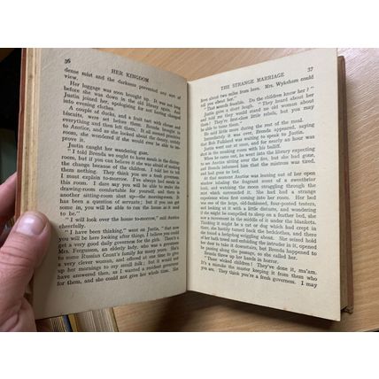c1920s AMY LE FEUVRE "HER KINGDOM" FICTION ANTIQUE HARDBACK BOOK (P4)
