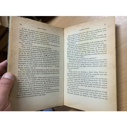 1980 1ST EDITION ROBERT P DAVIS "CONTROL TOWER" FICTION HARDBACK BOOK (P4)