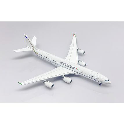 A340-500 ITALIAN AIR FORCE REG: I-TALY WITH ANTENNA - JCWINGS LH4306 1/400