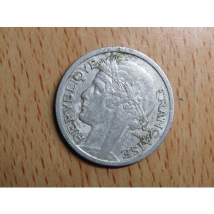 France Republic 1945B 2 Francs Coin