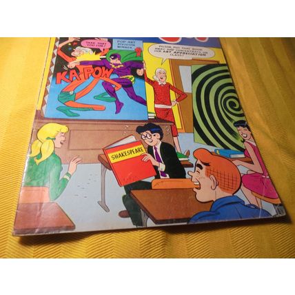 LAUGH COMICS # 191 – Feb. 1967 – VG/FN! Groovy Pop Art Cover! $13.00 Shipped!