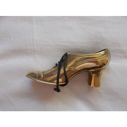 PIN CUSHION BRASS / LADYS HEELED SHOE (23/05) NO CUSHION